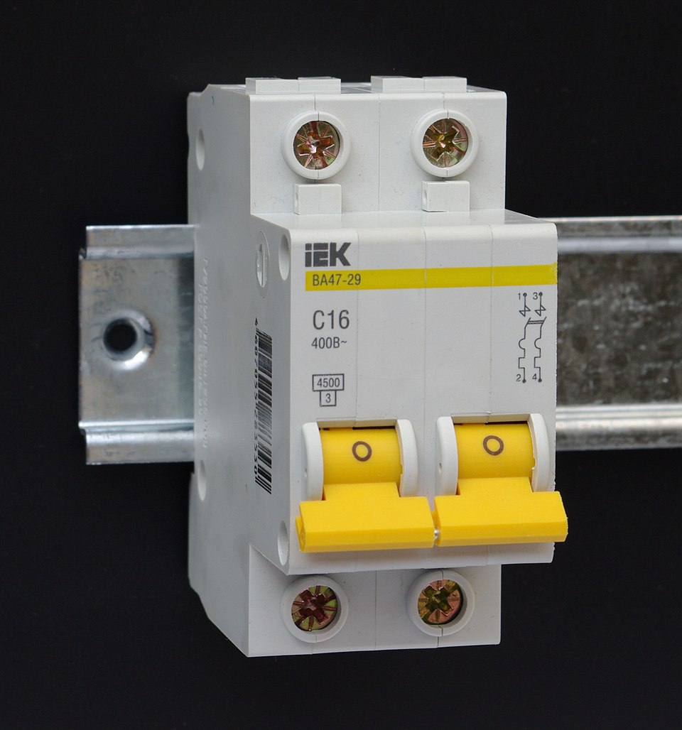 Electrical circuit breaker